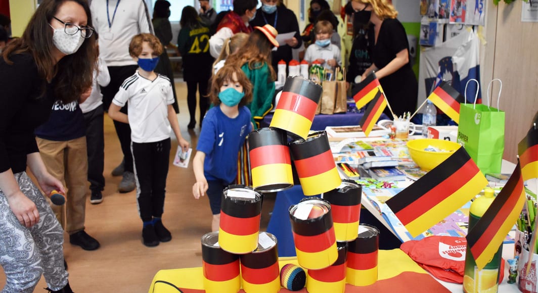 Intl Fair 21 DSC 0539 cover