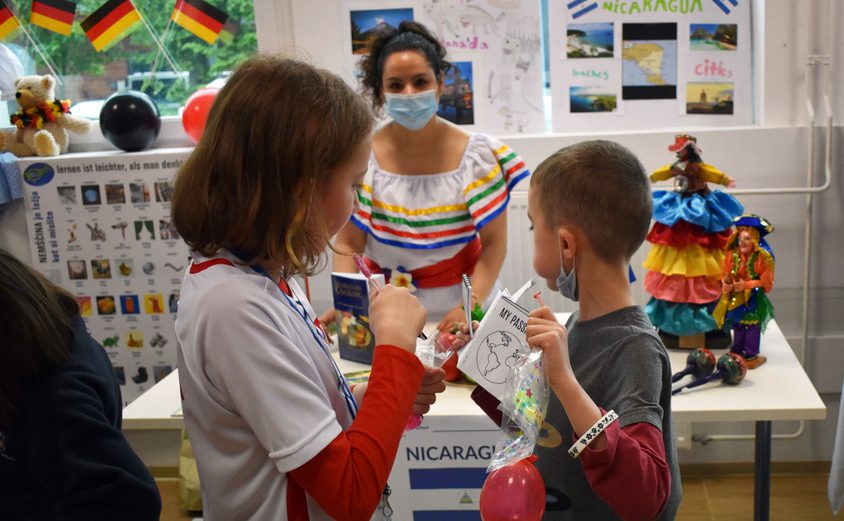 Intl Fair 21 DSC 0582