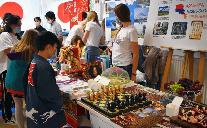 Intl Fair 21 DSC 0590