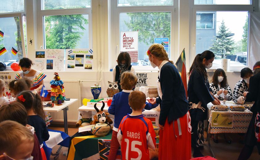 Intl Fair 21 DSC 0627