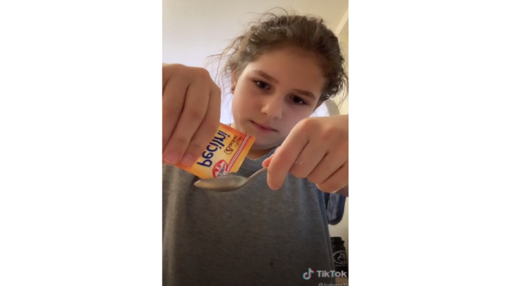 Maša Jogurtov kolač